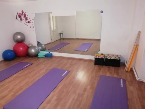 Kinetoterapeut ofer sedinte de fitness medical gimnastica medicală